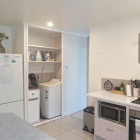 Pet Friendly & Spacious Two Bedroom Guest Unit Caloundra Dış mekan fotoğraf